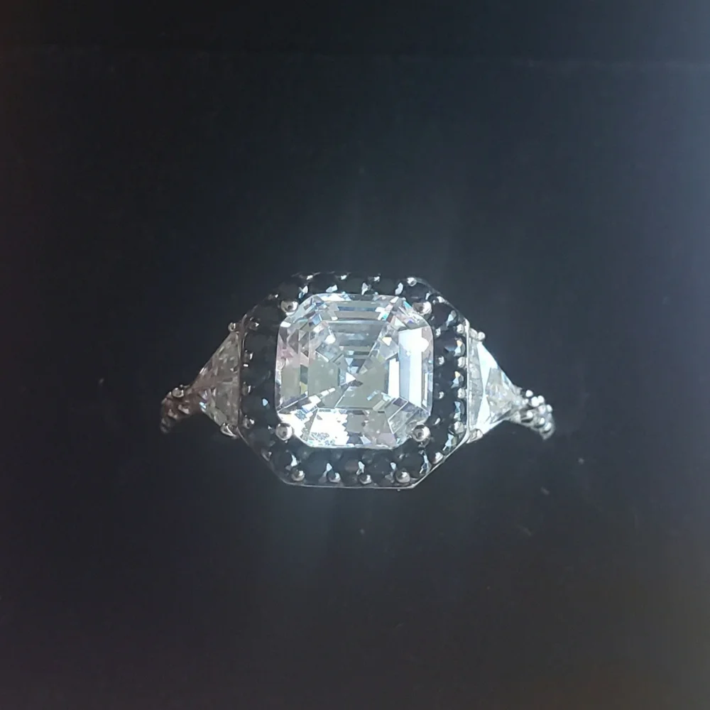 DIAMONIQUE ASSCHER RING - Picture 8 of 9